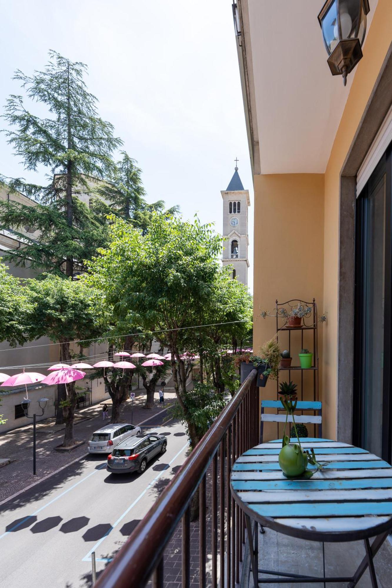 L'Affaccio Sulla Piazza Διαμέρισμα Αβετζάνο Εξωτερικό φωτογραφία