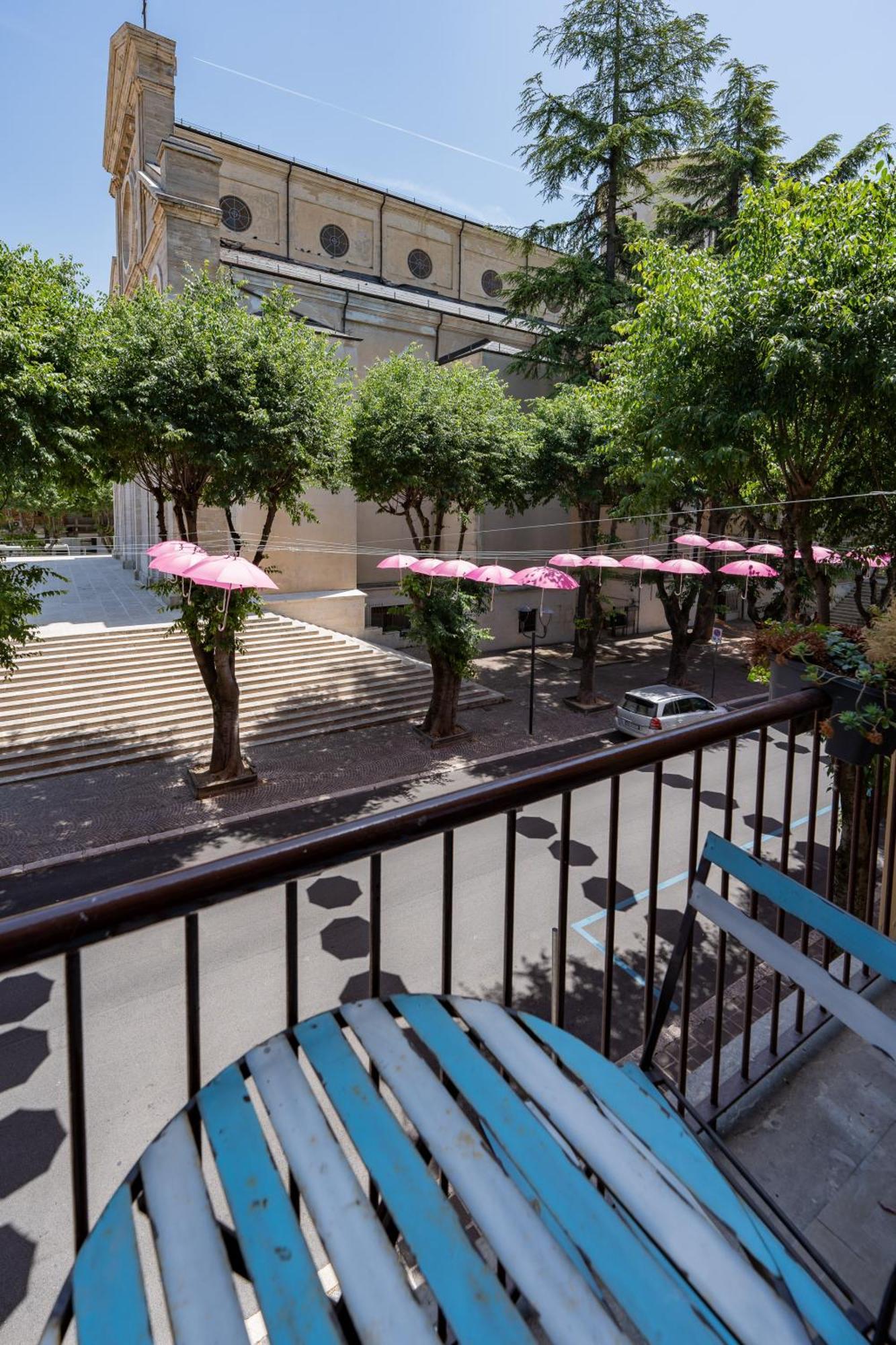 L'Affaccio Sulla Piazza Διαμέρισμα Αβετζάνο Εξωτερικό φωτογραφία